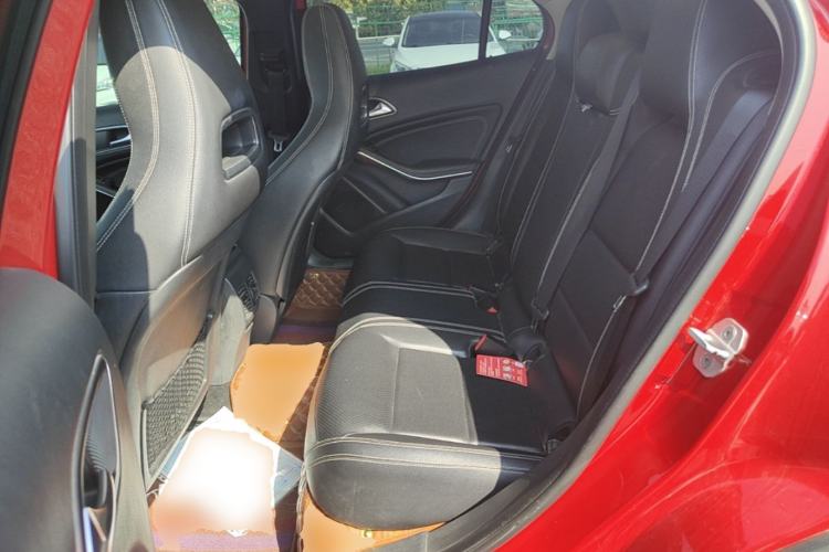 Used Mercedes-Benz GLA 2016 GLA 200 Fashion Model Left Rear Seat