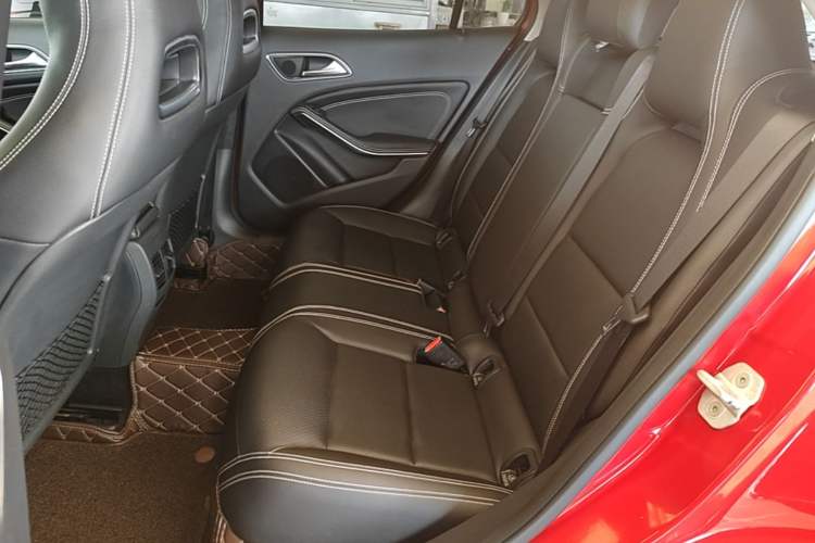 Used Mercedes-Benz GLA 2016 GLA 200 Fashion Model Left Rear Seat