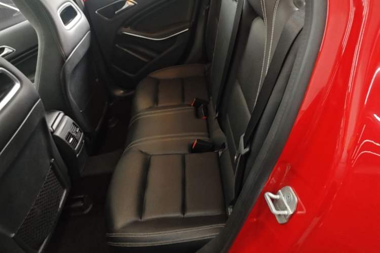 Used Mercedes-Benz GLA 2016 GLA 200 Fashion Model Left Rear Seat