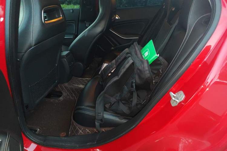 Used Mercedes-Benz GLA 2016 GLA 200 Fashion Model Left Rear Seat