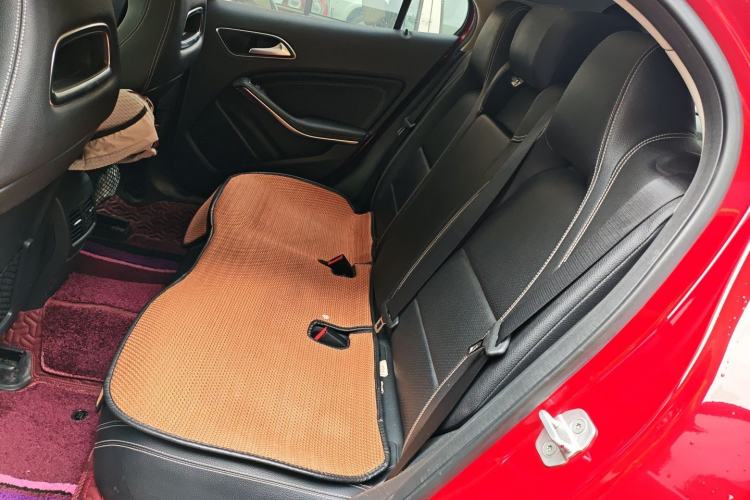Used Mercedes-Benz GLA 2016 GLA 200 Fashion Model Left Rear Seat