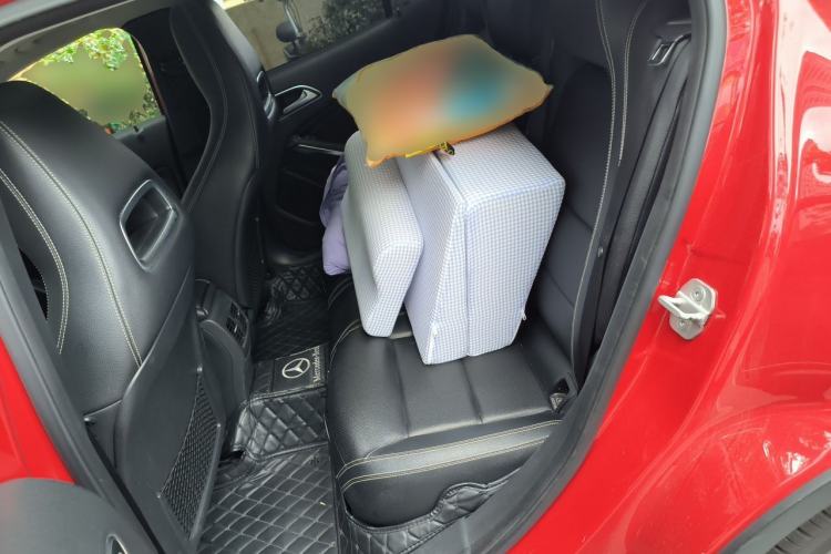 Used Mercedes-Benz GLA 2016 GLA 200 Fashion Model Left Rear Seat