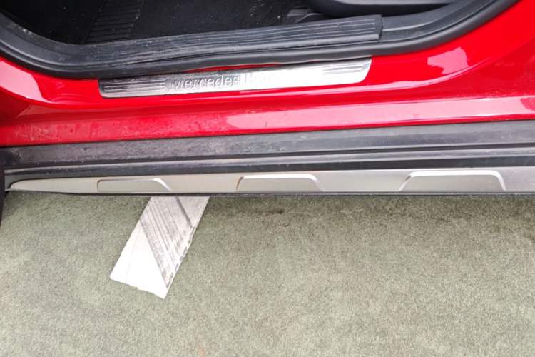 Used Mercedes-Benz GLA 2016 GLA 200 Fashion Model Left Side Sill