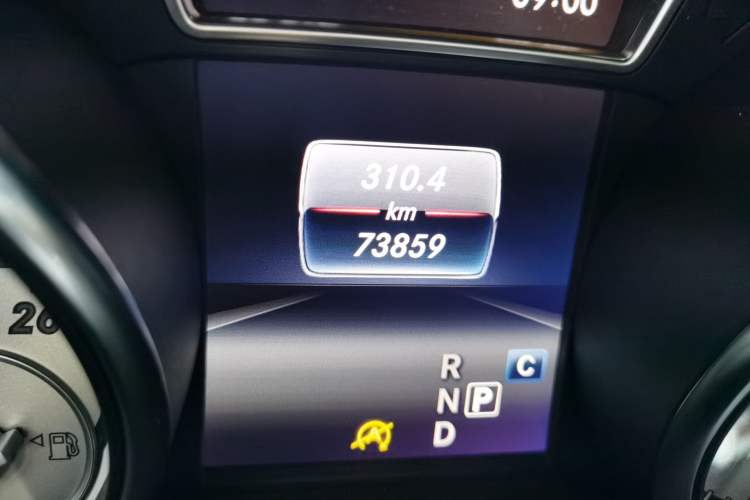 Used Mercedes-Benz GLA 2016 GLA 200 Sport Edition Odometer Close Up