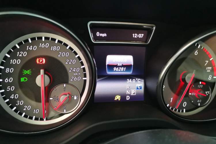 Used Mercedes-Benz GLA 2016 GLA 200 Fashion Model Odometer Close Up