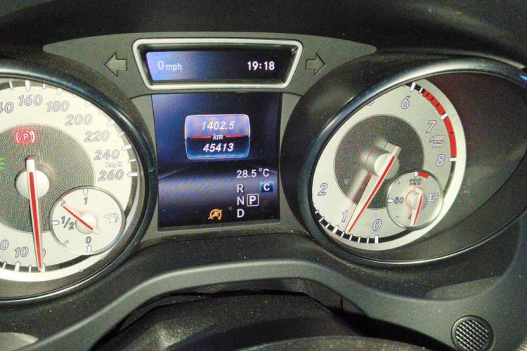 Used Mercedes-Benz GLA 2016 GLA 200 Sport Edition Odometer Close Up