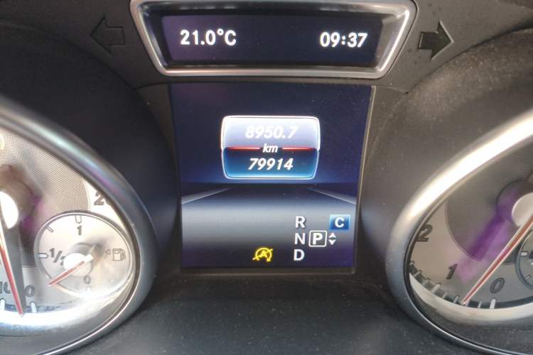 Used Mercedes-Benz GLA 2016 GLA 200 Fashion Model Odometer Close Up
