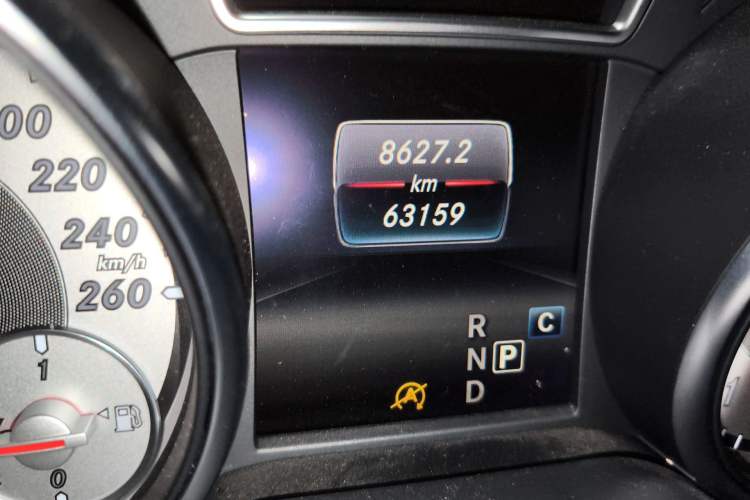 Used Mercedes-Benz GLA 2016 GLA 200 Sport Edition Odometer Close Up