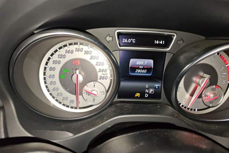 Used Mercedes-Benz GLA 2016 GLA 200 Fashion Model Odometer Close Up