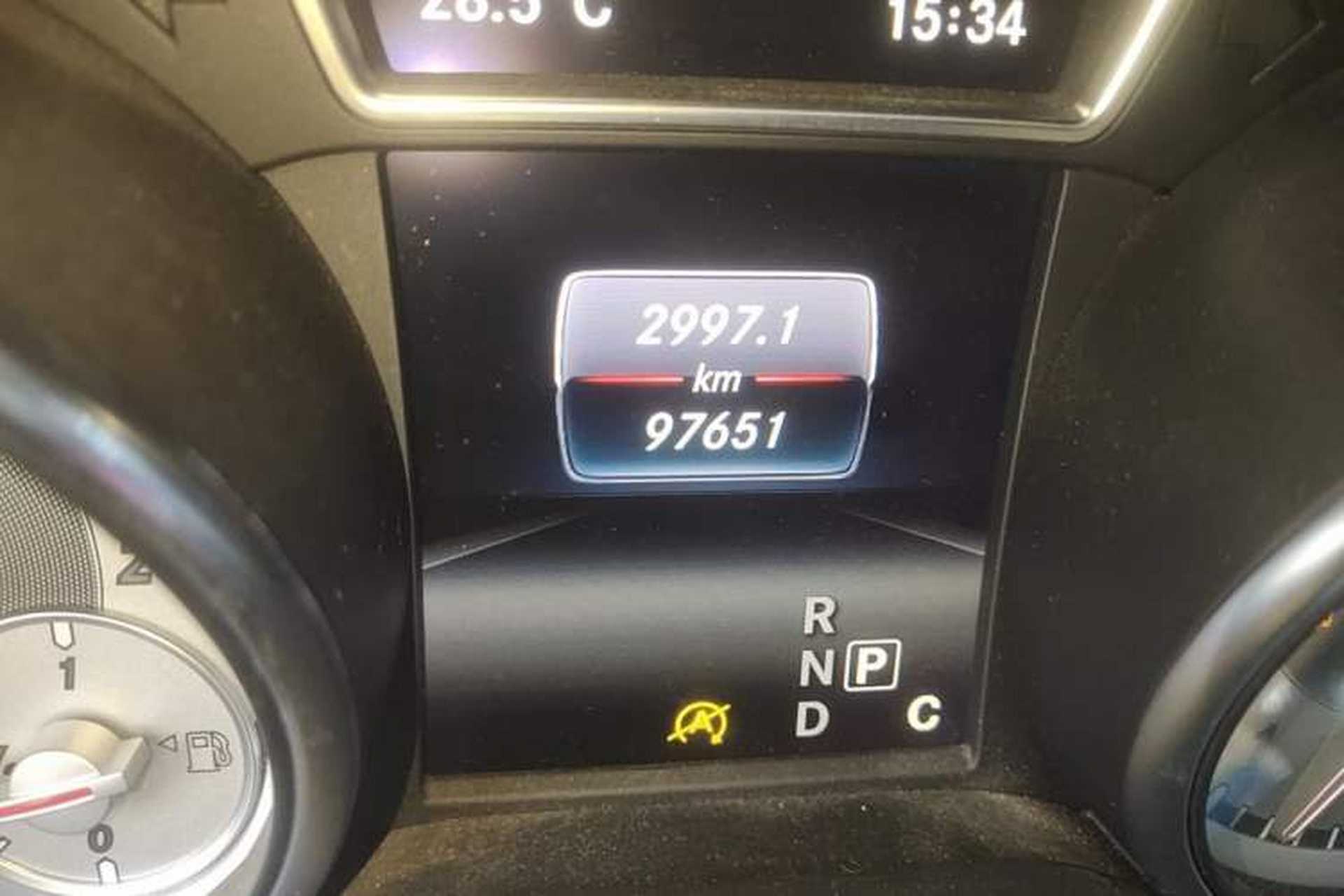 Used Mercedes-Benz GLA 2016 GLA 200 Fashion Model Odometer Close Up