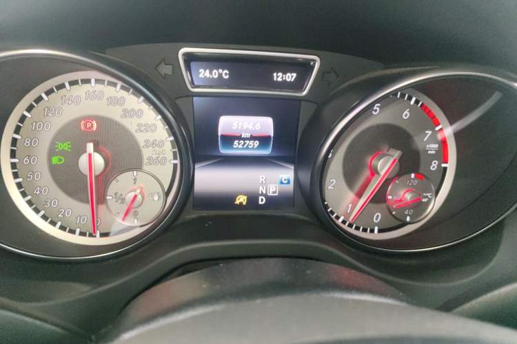 Used Mercedes-Benz GLA 2016 GLA 200 Sport Edition Odometer Close Up