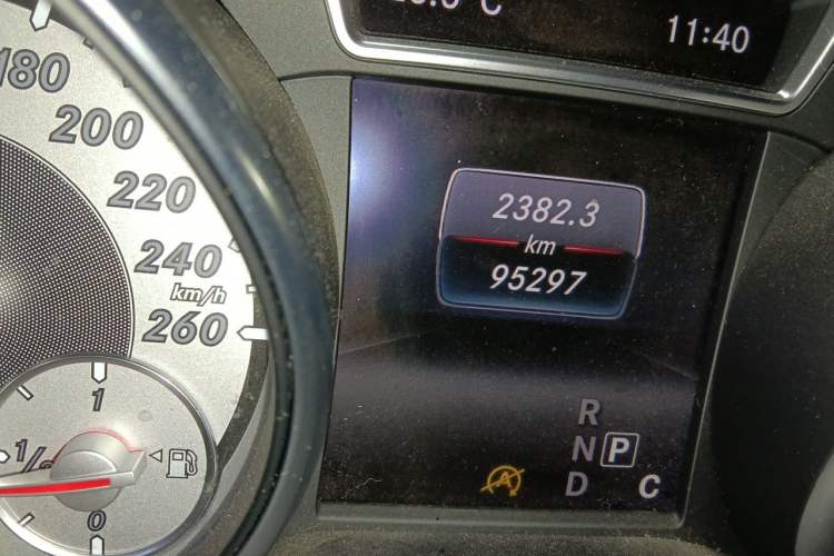 Used Mercedes-Benz GLA 2016 GLA 220 4MATIC Fashion Edition Odometer Close Up