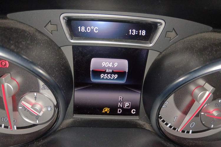 Used Mercedes-Benz GLA 2016 GLA 200 Fashion Model Odometer Close Up