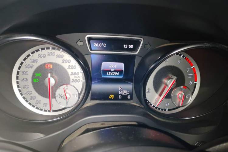 Used Mercedes-Benz GLA 2016 GLA 220 4MATIC Fashion Edition Odometer Close Up