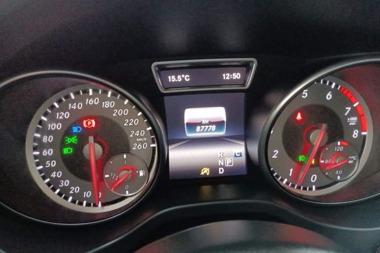 Used Mercedes-Benz GLA 2016 GLA 200 Sport Edition Odometer Close Up
