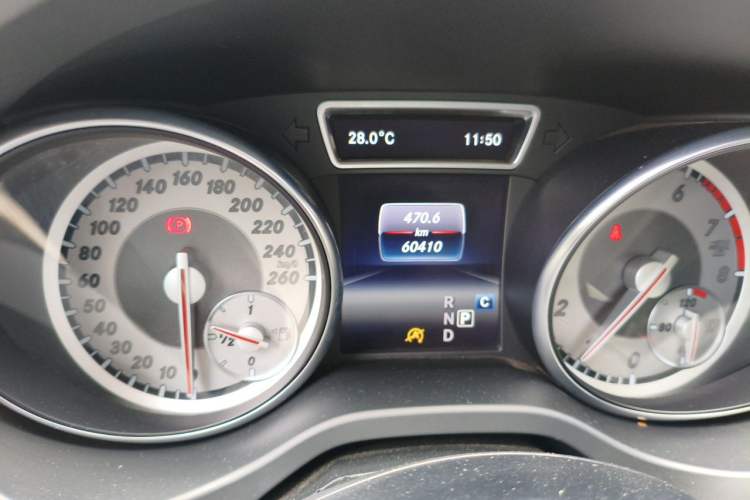 Used Mercedes-Benz GLA 2016 GLA 200 Sport Edition Odometer Close Up