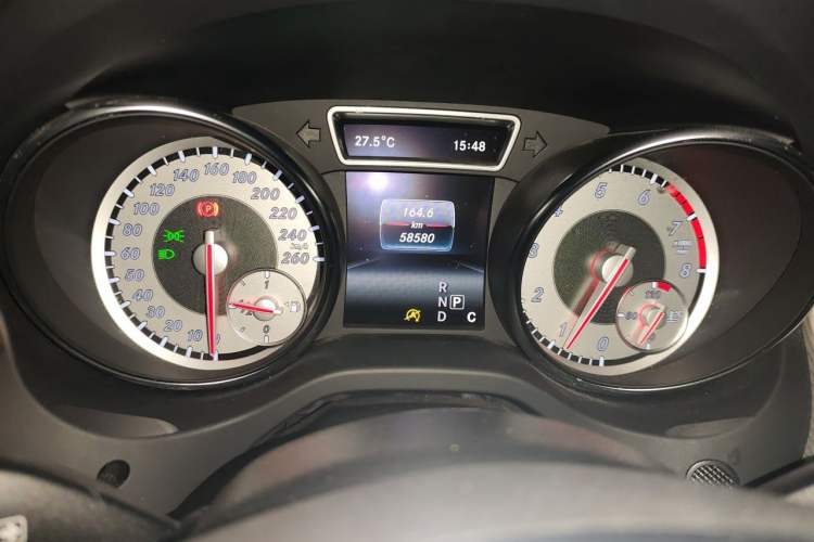 Used Mercedes-Benz GLA 2016 GLA 200 Sport Edition Odometer Close Up