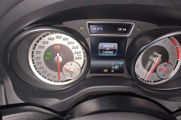 Used Mercedes-Benz GLA 2016 GLA 200 Sport Edition Odometer Close Up