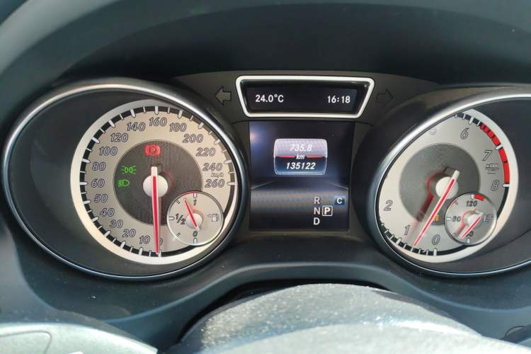 Used Mercedes-Benz GLA 2016 GLA 200 Sport Edition Odometer Close Up