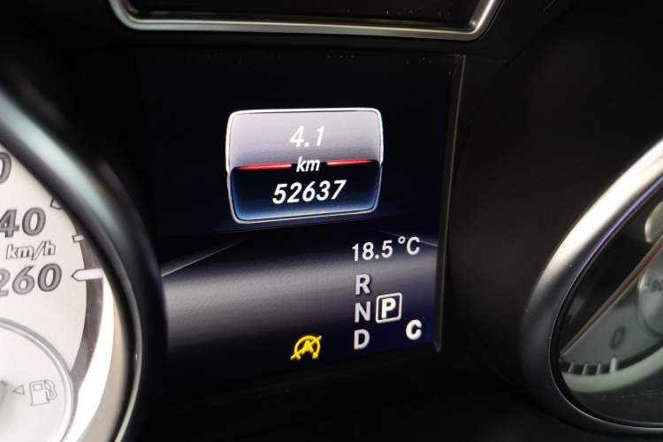 Used Mercedes-Benz GLA 2016 GLA 200 Sport Edition Odometer Close Up