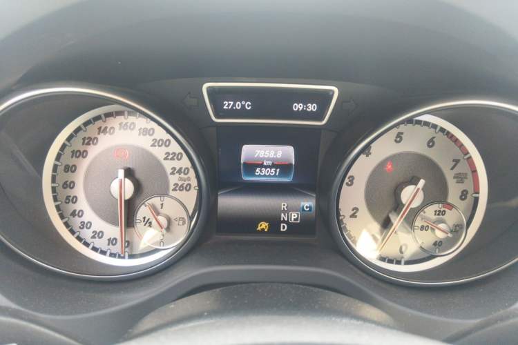 Used Mercedes-Benz GLA 2016 GLA 200 Sport Edition Odometer Close Up