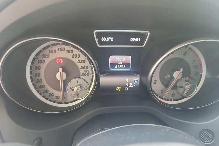 Used Mercedes-Benz GLA 2016 GLA 200 Sport Edition Odometer Close Up