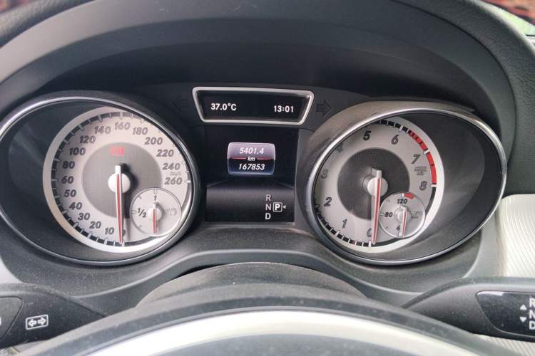 Used Mercedes-Benz GLA 2016 GLA 200 Sport Edition Odometer Close Up