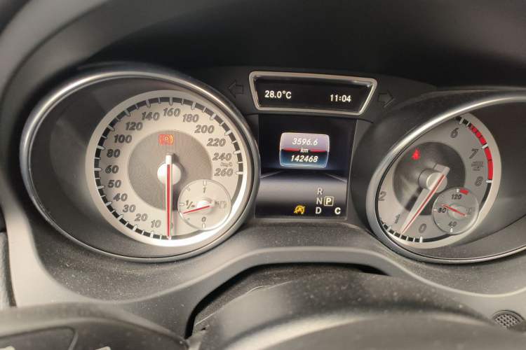 Used Mercedes-Benz GLA 2016 GLA 200 Fashion Model Odometer Close Up