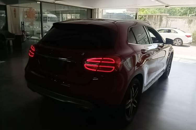Used Mercedes-Benz GLA 2016 GLA 200 Fashion Model Rear Right 45 Deg