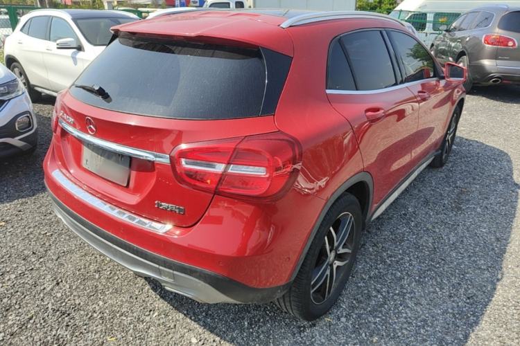 Used Mercedes-Benz GLA 2016 GLA 200 Fashion Model Rear Right 45 Deg