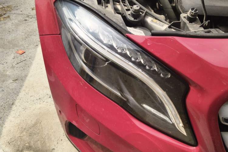 Used Mercedes-Benz GLA 2016 GLA 220 4MATIC Fashion Edition Right Front Headlight