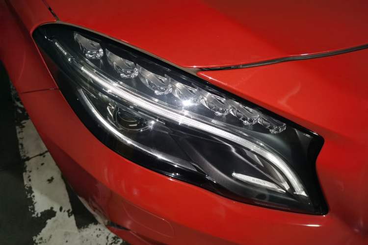 Used Mercedes-Benz GLA 2016 GLA 200 Fashion Model Right Front Headlight