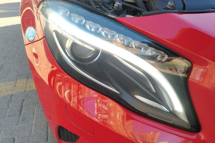 Used Mercedes-Benz GLA 2016 GLA 200 Fashion Model Right Front Headlight