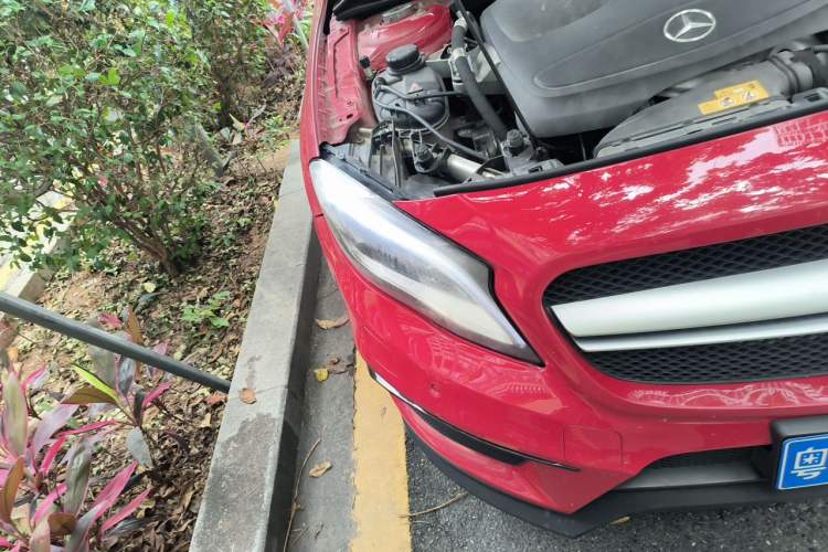 Used Mercedes-Benz GLA 2016 GLA 200 Fashion Model Right Front Headlight