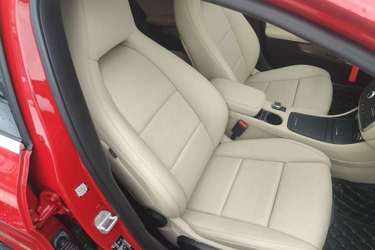 Used Mercedes-Benz GLA 2016 GLA 200 Sport Edition Right Front Seat