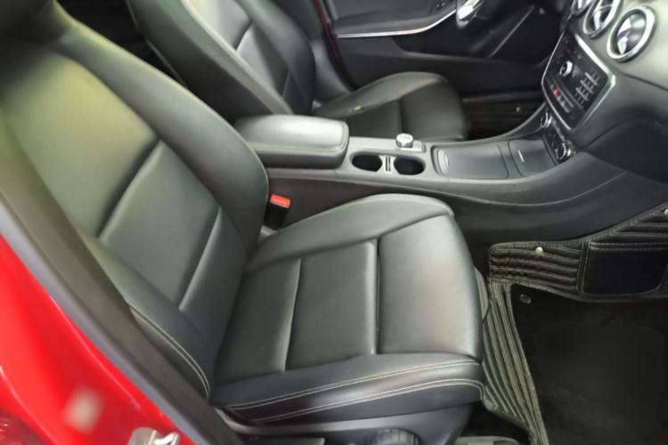 Used Mercedes-Benz GLA 2016 GLA 200 Sport Edition Right Front Seat