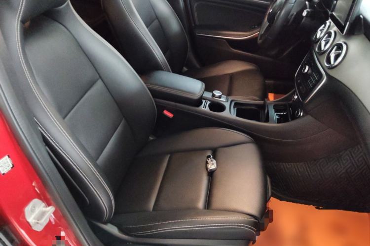 Used Mercedes-Benz GLA 2016 GLA 200 Sport Edition Right Front Seat