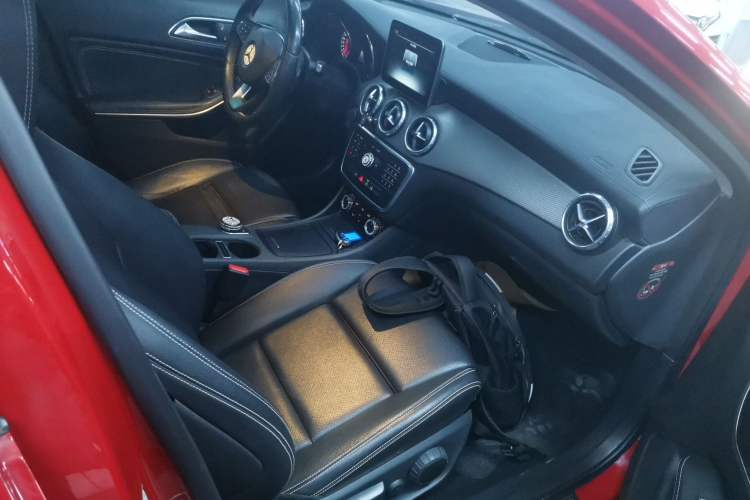 Used Mercedes-Benz GLA 2016 GLA 200 Fashion Model Right Front Seat