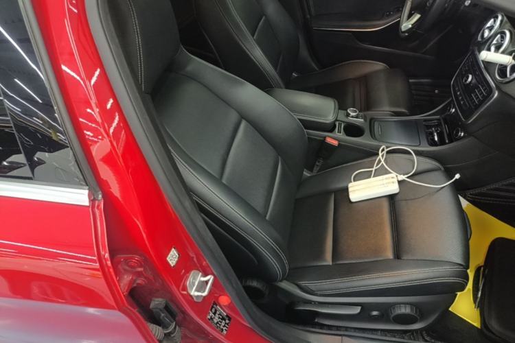 Used Mercedes-Benz GLA 2016 GLA 200 Sport Edition Right Front Seat