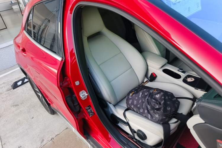 Used Mercedes-Benz GLA 2016 GLA 200 Fashion Model Right Front Seat
