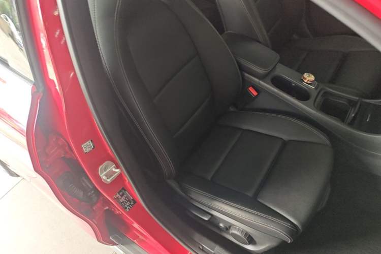Used Mercedes-Benz GLA 2016 GLA 200 Fashion Model Right Front Seat