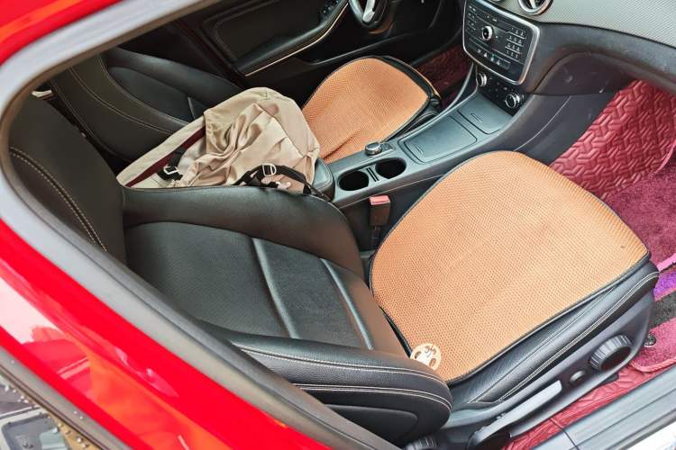 Used Mercedes-Benz GLA 2016 GLA 200 Fashion Model Right Front Seat