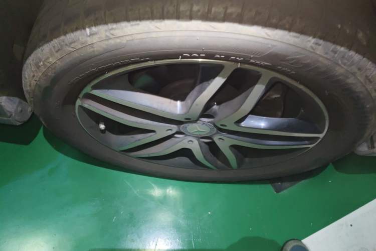 Used Mercedes-Benz GLA 2016 GLA 220 4MATIC Fashion Edition Right Front Wheel Hub