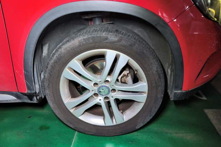 Used Mercedes-Benz GLA 2016 GLA 200 Sport Edition Right Front Wheel Hub