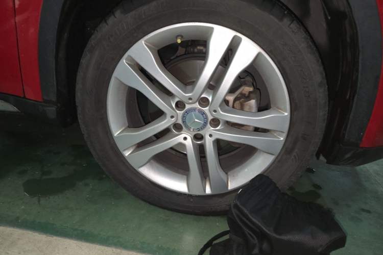 Used Mercedes-Benz GLA 2016 GLA 200 Sport Edition Right Front Wheel Hub
