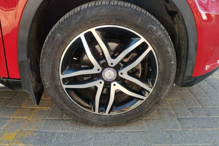 Used Mercedes-Benz GLA 2016 GLA 200 Fashion Model Right Front Wheel Hub