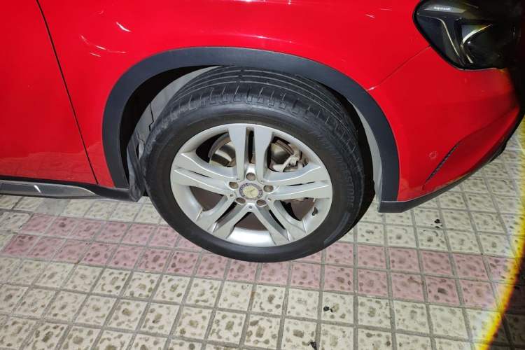 Used Mercedes-Benz GLA 2016 GLA 200 Sport Edition Right Front Wheel Hub