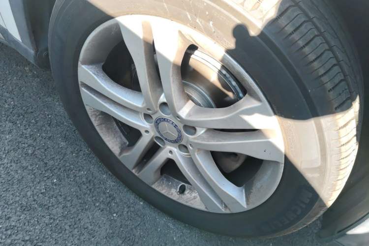 Used Mercedes-Benz GLA 2016 GLA 200 Sport Edition Right Front Wheel Hub