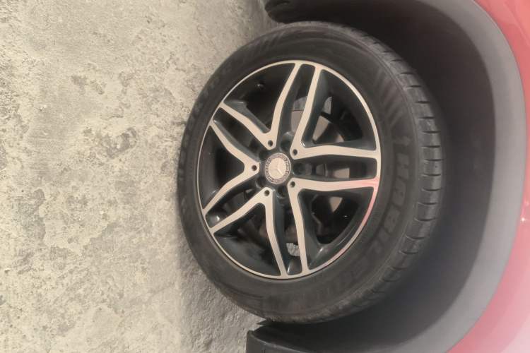Used Mercedes-Benz GLA 2016 GLA 220 4MATIC Fashion Edition Right Front Wheel Hub