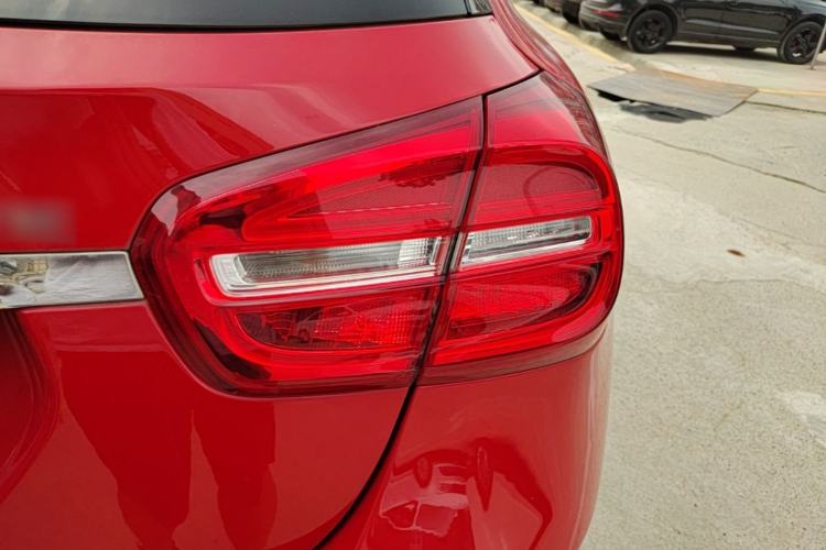 Used Mercedes-Benz GLA 2016 GLA 220 4MATIC Luxury Model Right Rear Taillight